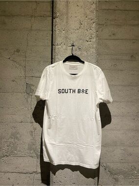 BARRYS BOOTCAMP “SOUTH BAE” (LA) WHITE TEE SHIRT SIZE: SMALL NWOT 🏷️